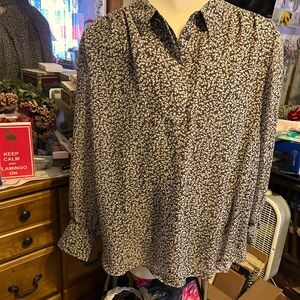 Lane Bryant size 30–32 tan and white long sleeve shirt